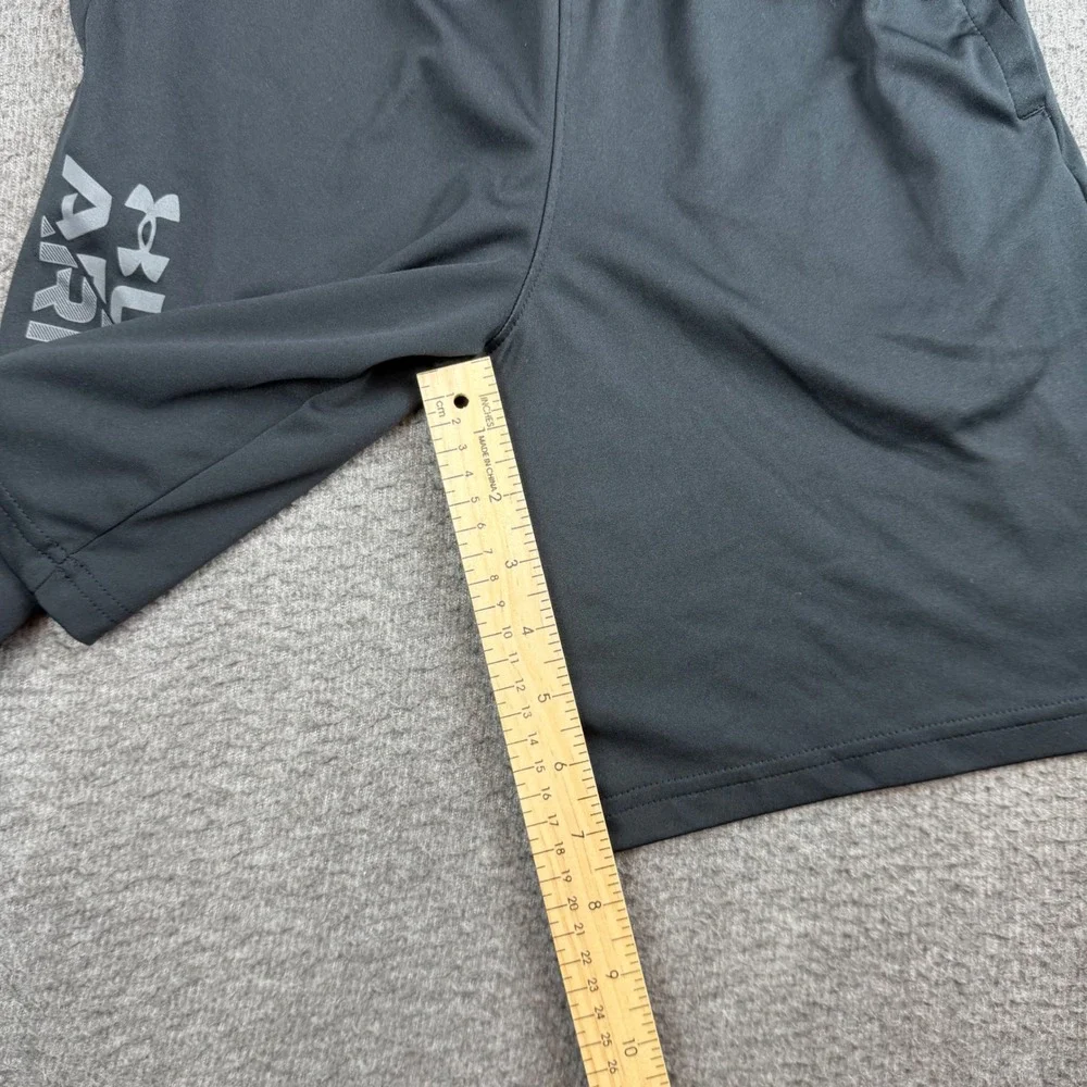 Under Armour Shorts Boys Medium Black Athletic Gym Performance Graphic Logo